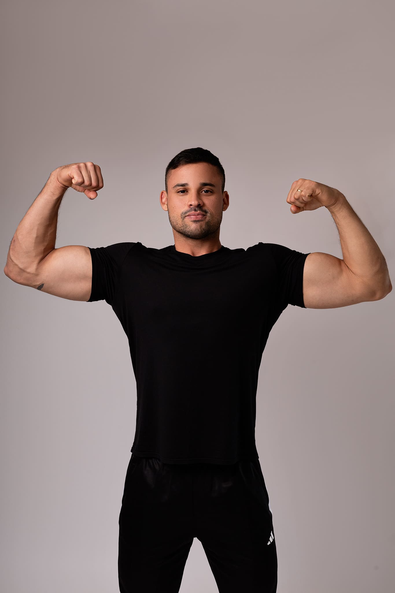 Nelson Neto — Personal Trainer e Coach de Bodybuilding